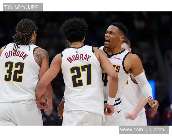 勇士与掘金激战第五场争夺季后赛晋级关键胜利