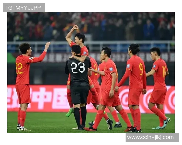 国足与韩国激战正酣精彩瞬间回顾与分析图片集锦